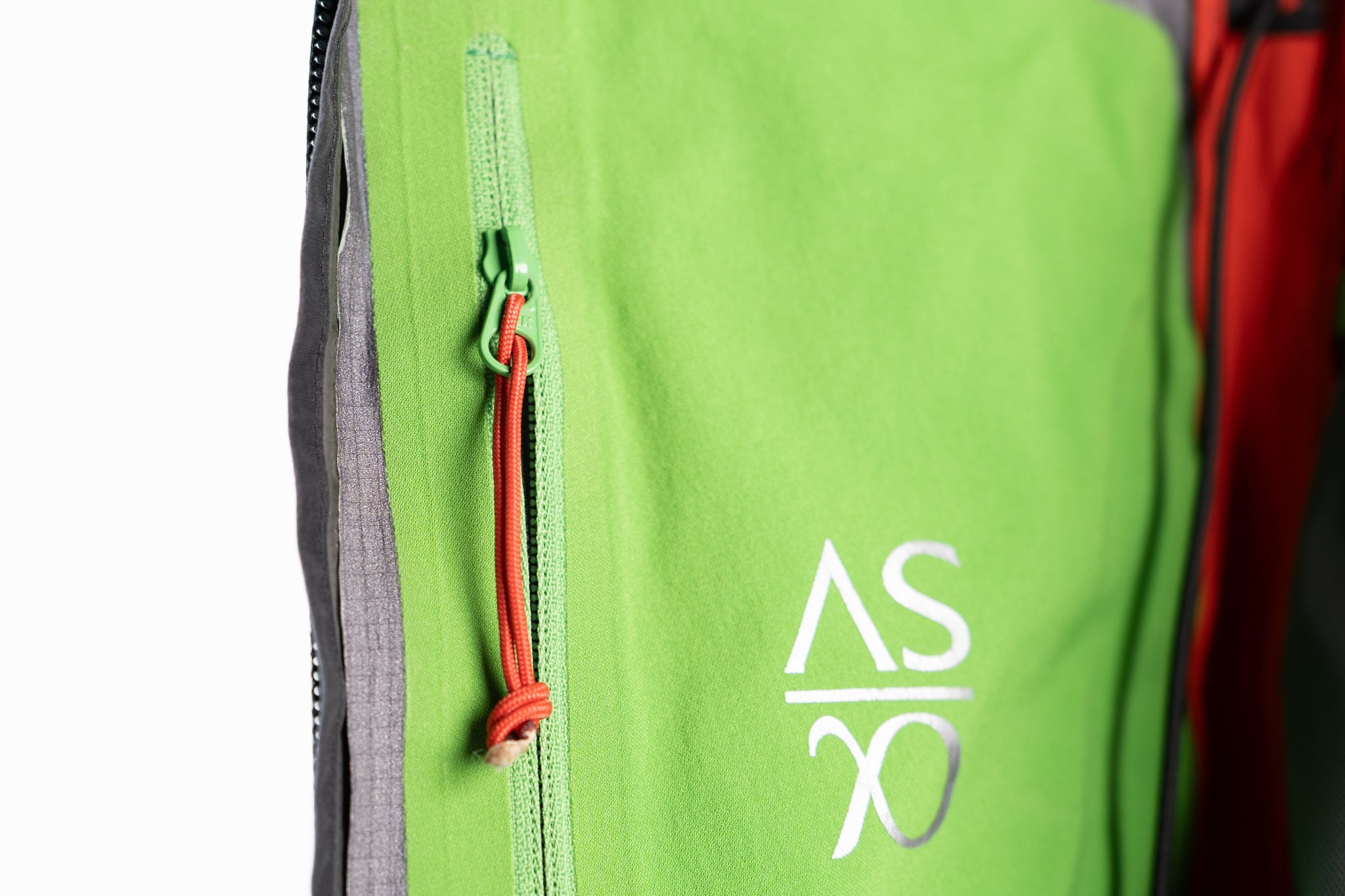 The pocket detail becomes a reference for quick access and orientation.