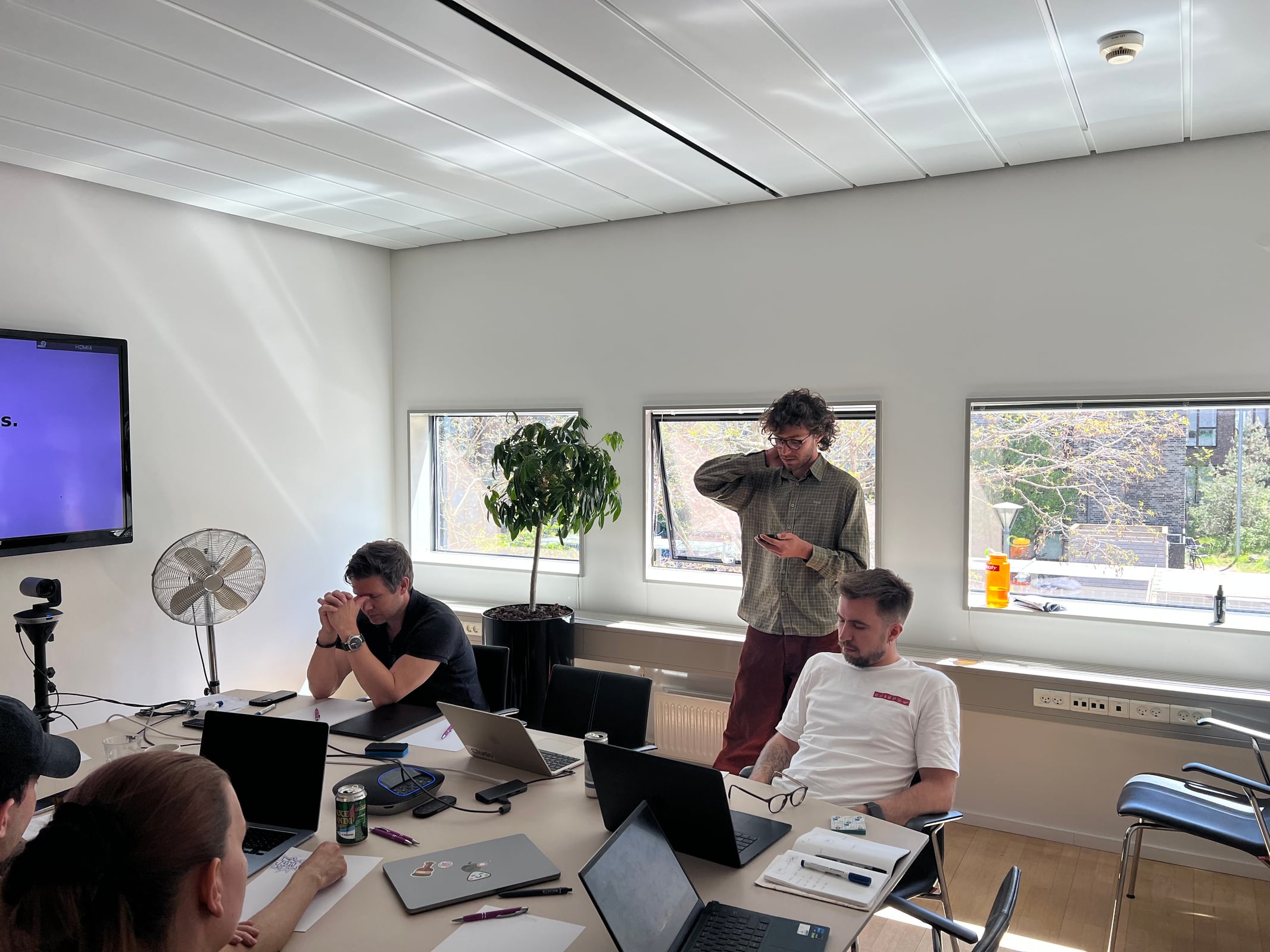 The workshop makes the shift from scattered signals to discussable scenarios visible.